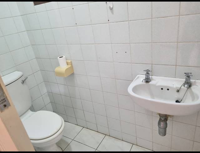 5 BEDROOM TOWNHOUSE FOR SALE IN GLENWOOD